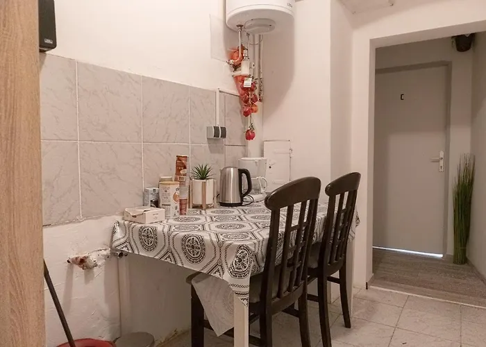 3 Standard 1111 Apartman *