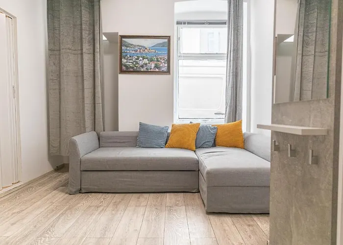3 Standard 1111 Apartman *