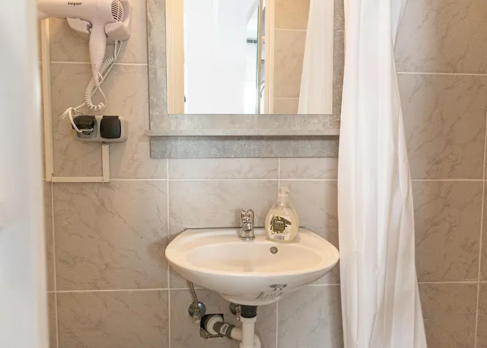 3 Standard 1111 Apartman *